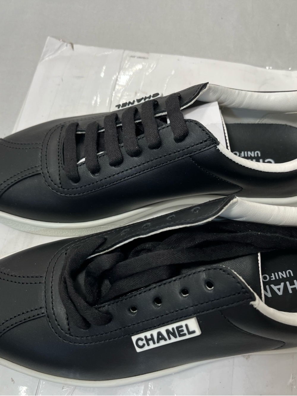 CHANEL Black and White women's Leather Sneakers - Picture 7 of 10